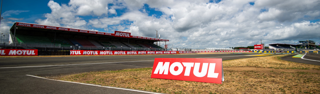 L'ACO scelle la place de Motul dans l'histoire du Mans, avec l’inauguration du "Virage du Raccordement Motul"