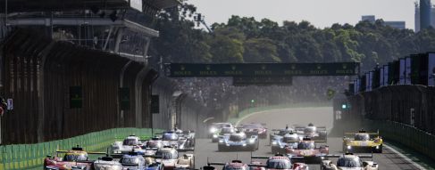 São Paulo (après 2 heures de course) : la Toyota n°7 en tête ; Manthey PureRXcing leader en LMGT3